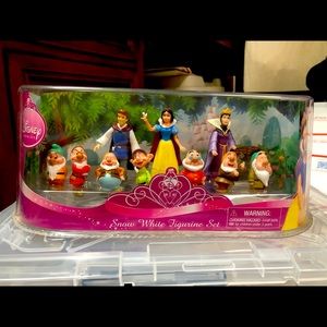 Brand New Collectable Disney Snow White & The Seven Dwarfs Figurine Set 10 Pc